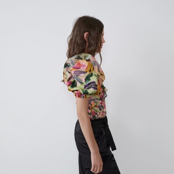 𝗡𝗪𝗧 𝗭𝗮𝗿𝗮 • Printed Asymmetric Top TRF - Picture 13 of 16